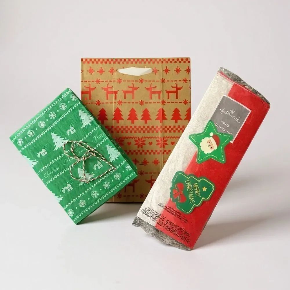 W7. Holiday Gift Bag Set